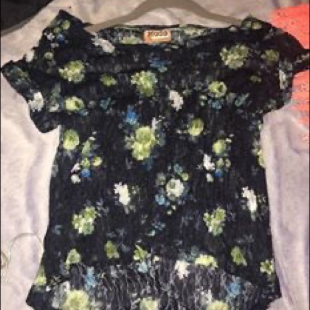 Cute shirts - Picture 2 of 6